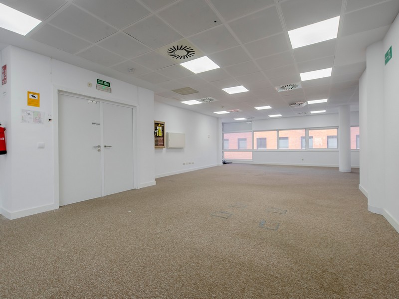 Edificio de Oficinas Julián Camarillo, 29